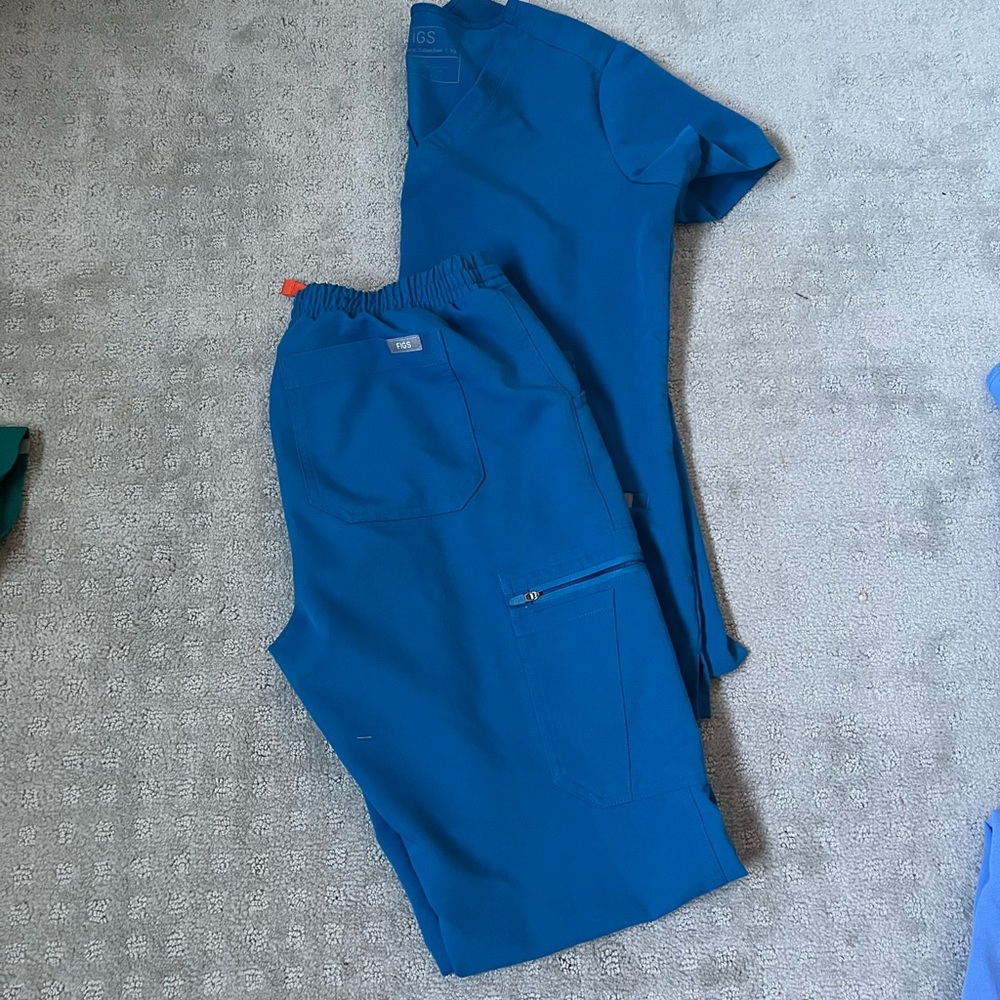 Figs scrubs